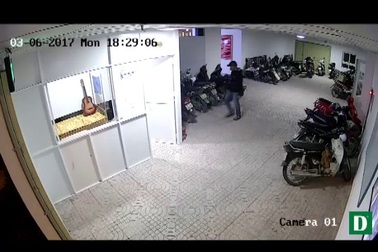 Clip ăn trộm xe máy.