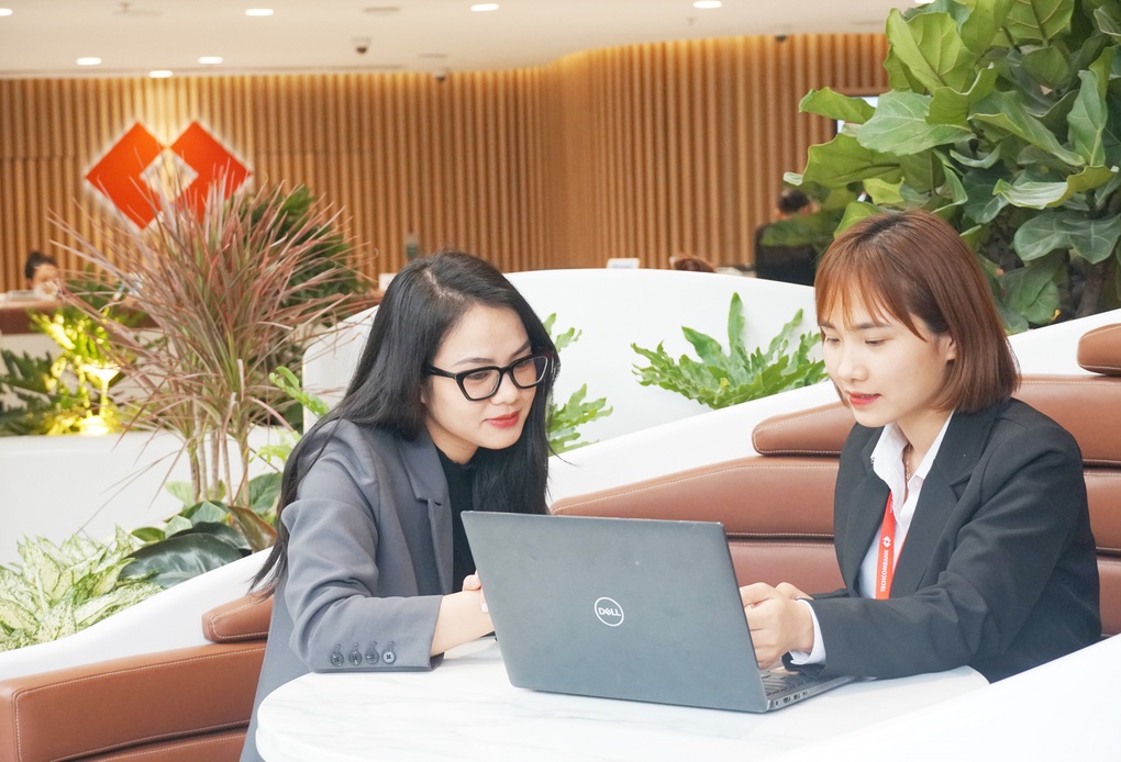 ĐHCĐ Techcombank: Tìm điểm sáng trong bức tranh 22.000 tỷ đồng lợi nhuận - 2 ĐHCĐ Techcombank: Tìm điểm sáng trong bức tranh 22.000 tỷ đồng lợi nhuận - 2