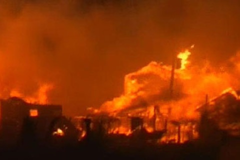 Bão gây hỏa hoạn, "nuốt trọn" 50 căn nhà ở New York