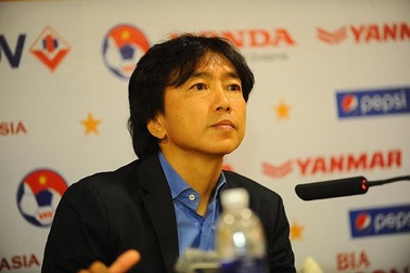 HLV Miura: “Đội tuyển Việt Nam đã mất bình tĩnh khi bị dẫn bàn”