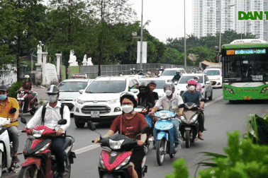BRT sau 6 năm hoạt động: "Đói khách", bị các phương tiện khác "chèn ép"