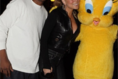 Vợ chồng Mariah Carey đi chơi công viên