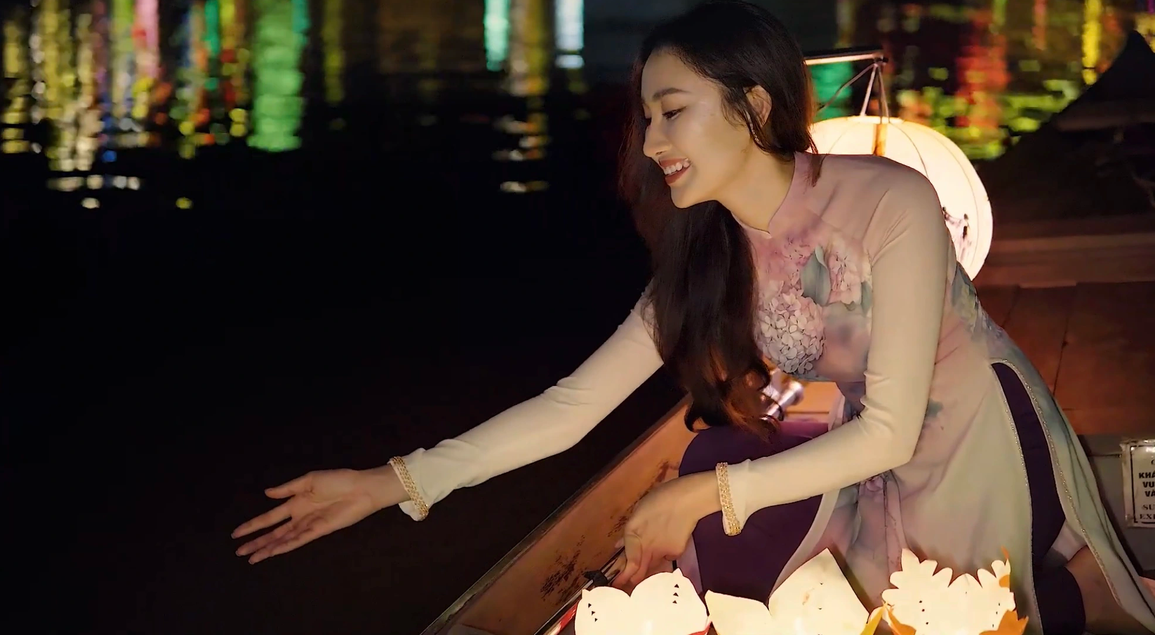 Việt Nam đẹp như mơ qua video của Đoàn Hồng Trang tại Hoa hậu Toàn cầu - 1 Việt Nam đẹp như mơ qua video của Đoàn Hồng Trang tại Hoa hậu Toàn cầu - 1