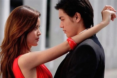 Bạn gái đưa hóa đơn 13 triệu đồng, tôi hỏi một câu mà bị "chặn số" ngay