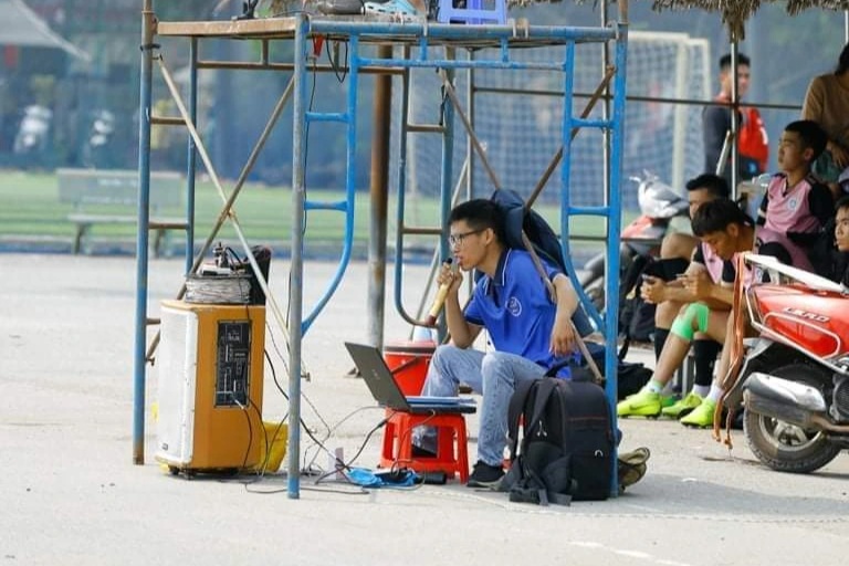 Tipul câștigă 70 de milioane de VND/lună datorită vocii sale ciudate, care se poate schimba în multe feluri - 3 Chàng trai kiếm 70 triệu đồng/tháng nhờ giọng nói lạ, biến hóa đủ kiểu - 3