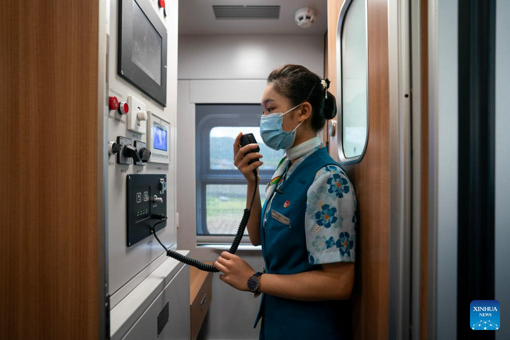 Một ngày làm việc của tiếp viên trên đường sắt cao tốc 6 tỷ USD Trung - Lào - 3 Một ngày làm việc của tiếp viên trên đường sắt cao tốc 6 tỷ USD Trung - Lào - 3