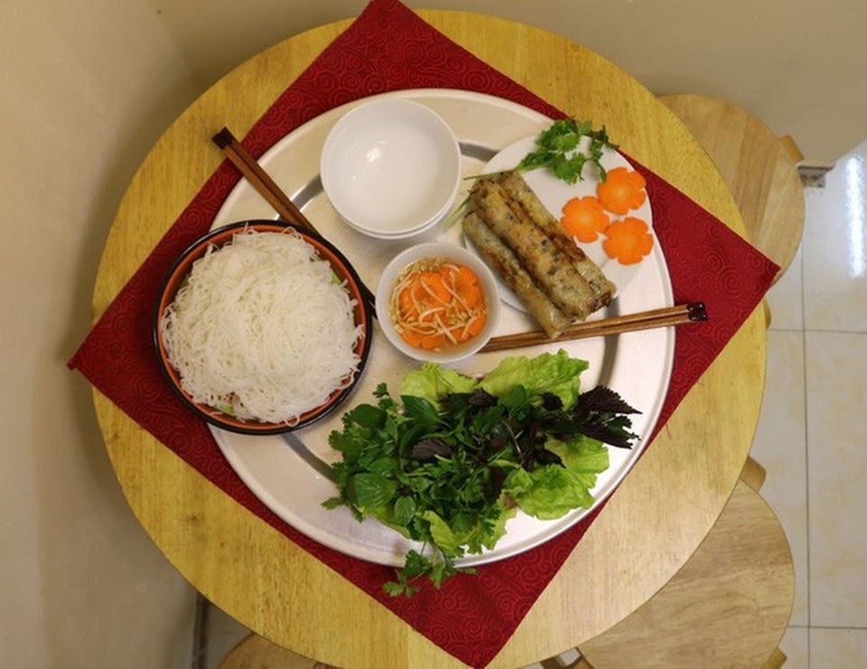 Chuyện bếp núc của những người độc thân - 1 Chuyện bếp núc của những người độc thân - 1