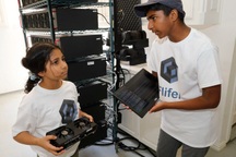 Cậu bé 14 tuổi kiếm 32.000 USD/tháng nhờ khai thác Ethereum