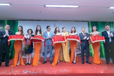 Hàng trăm khách hàng kinh ngạc với vẻ đẹp huyền ảo căn hộ Opal Boulevard