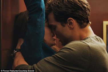 “Sao” phim 50 sắc thái nhận giải Mâm xôi vàng