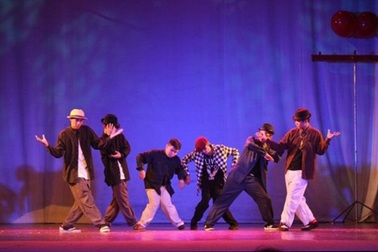 Hưởng lương viên chức gần 30 năm “bỗng dưng” thành lao động... chờ thi tuyển?