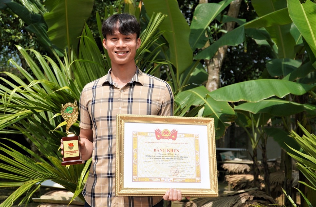 Nuôi con mọc sừng trên đệm lót sinh học, Bí thư Đoàn xã thu tiền tỷ - 6