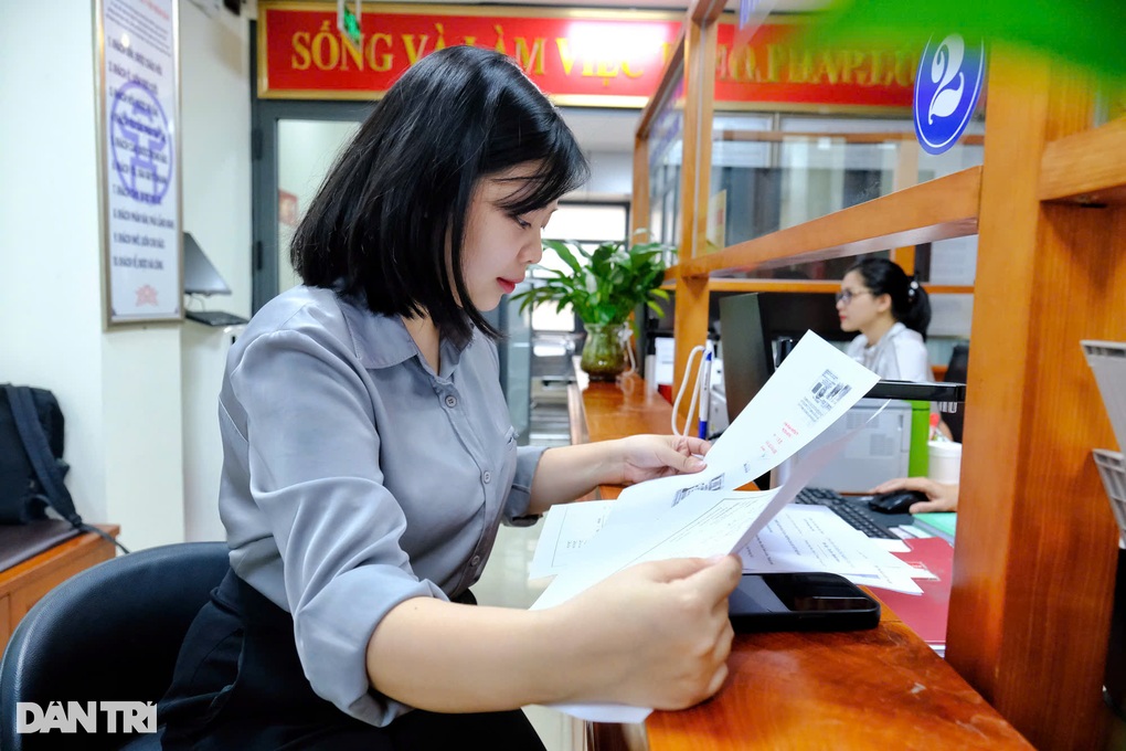 Hơn 54% cán bộ chọn “dứt áo ra đi” dù không nằm trong diện tinh giản Hơn 54% cán bộ chọn “dứt áo ra đi” dù không nằm trong diện tinh giản