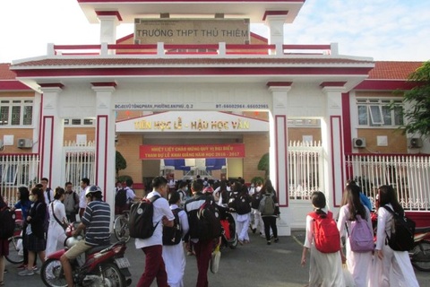 Nhà trường điều chỉnh các khoản thu sau khi phụ huynh “kêu trời”