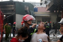 Hà Nội tặng bằng khen cho chiến sĩ xả thân dập lửa tại cây xăng