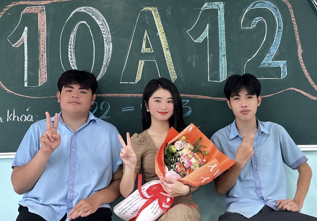 Cô giáo xin vào nhóm lớp hút triệu view: Xinh đẹp, gần gũi và tích cực - 4 Cô giáo xin vào nhóm lớp hút triệu view: Xinh đẹp, gần gũi và tích cực - 4
