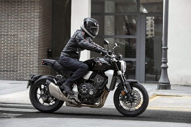 Honda CB1000R khởi điểm từ 468 triệu đồng