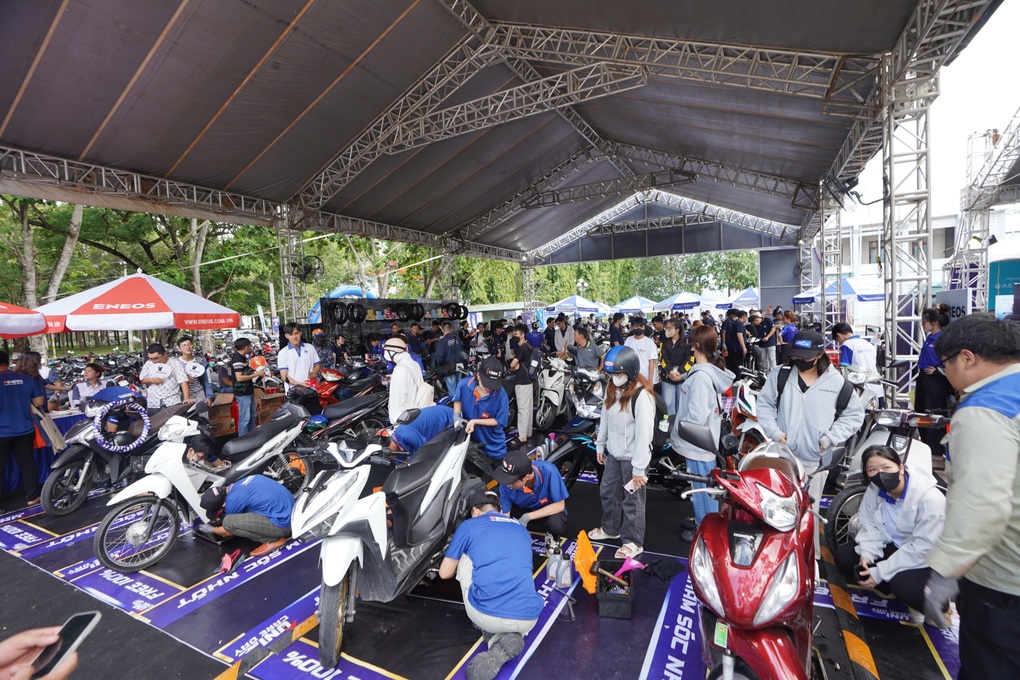 Uni Care Day góp phần xây dựng thói quen bảo dưỡng phương tiện trong giới trẻ - 3 Uni Care Day góp phần xây dựng thói quen bảo dưỡng phương tiện trong giới trẻ - 3