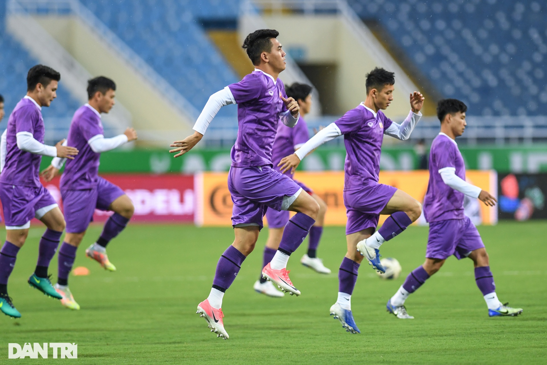 HLV Park đau đầu với bài toán tiền vệ ở buổi tập của đội tuyển Việt Nam - 3