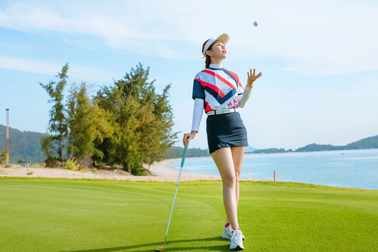 MC Hải Anh khoe nhan sắc rạng rỡ trên sân golf