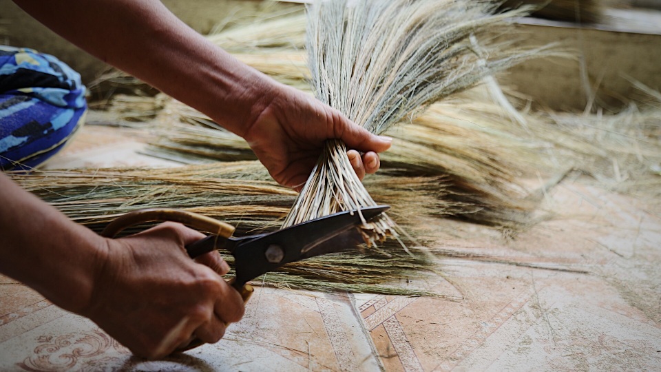 Nhộn nhịp xóm chổi đót ở Sài Gòn dịp cuối năm - 11 Nhộn nhịp xóm chổi đót ở Sài Gòn dịp cuối năm - 11