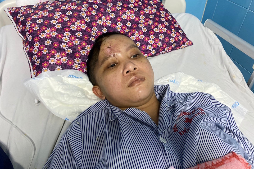 Người mẹ nghèo: Tôi quỳ gối, cúi đầu xin mọi người giúp đỡ cứu lấy cháu - 5 Người mẹ nghèo: Tôi quỳ gối, cúi đầu xin mọi người giúp đỡ cứu lấy cháu - 5