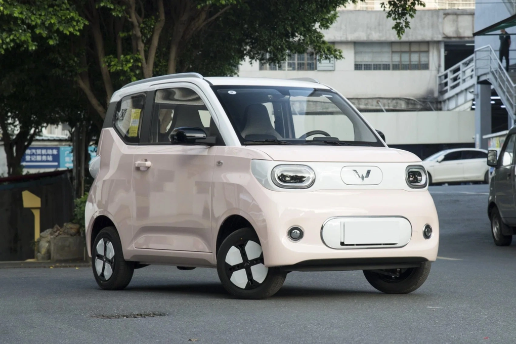 Ra mắt khách Việt chưa đầy một năm, Wuling Mini EV sắp có bản mới? - 1