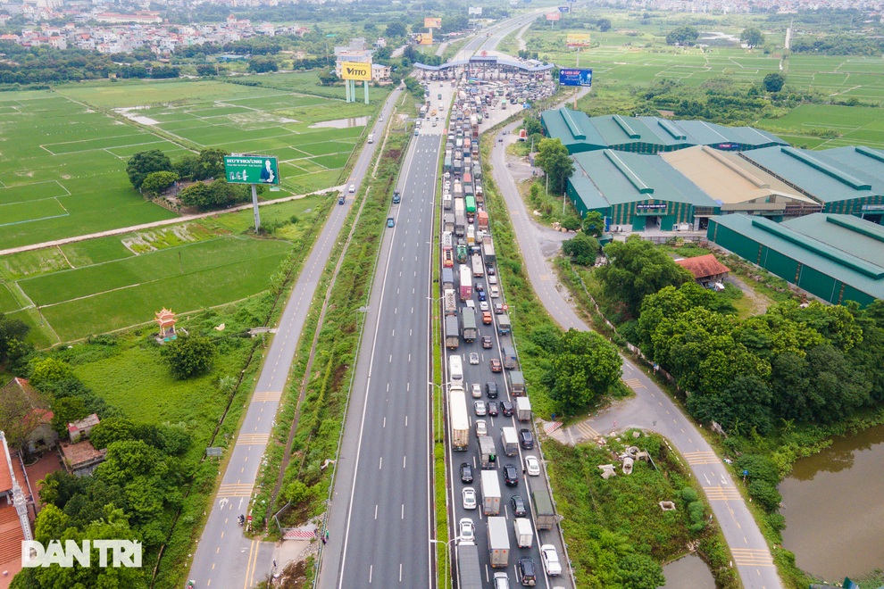 Cửa ngõ Thủ đô ùn tắc kéo dài, hàng nghìn phương tiện buộc phải quay đầu - 11 Cửa ngõ Thủ đô ùn tắc kéo dài, hàng nghìn phương tiện buộc phải quay đầu - 11