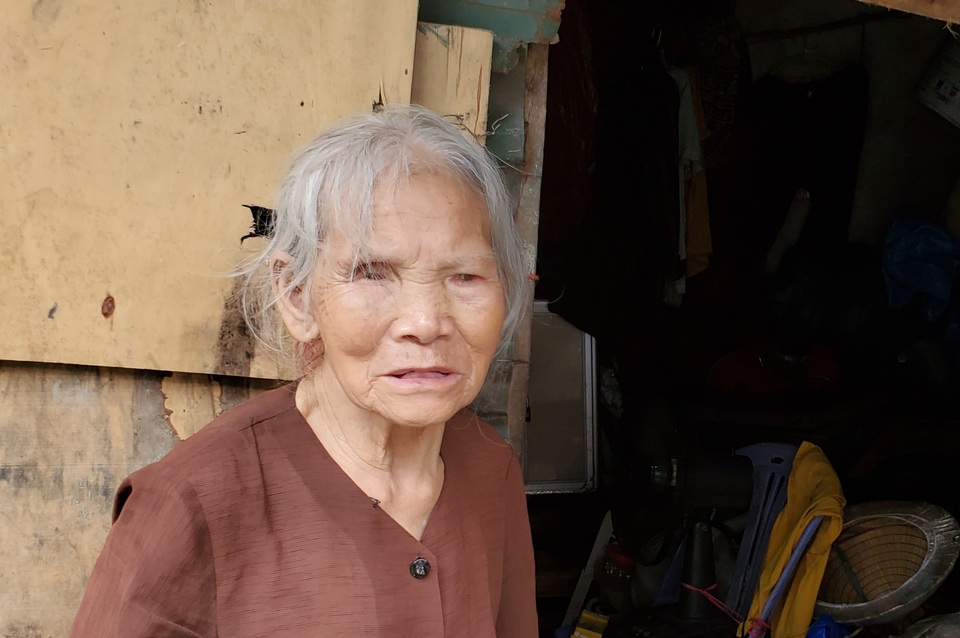 Người lao động nghèo lao đao giữa “cơn bão” dịch Covid-19 - 3 Người lao động nghèo lao đao giữa “cơn bão” dịch Covid-19 - 3