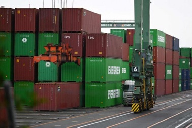 Chuỗi cung ứng toàn cầu lao đao vì biến thể Delta