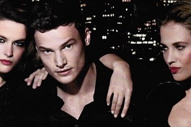 Chồng vào nhà nghỉ với “phụ nữ lạ”