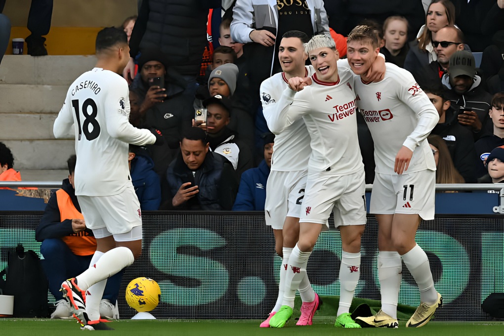 Hojlund lập cú đúp trong 7 phút, Man Utd đánh bại Luton - 2