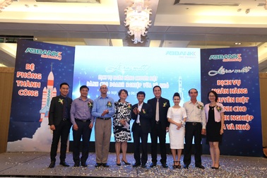ABBANK ra mắt Dịch vụ ngân hàng chuyên biệt cho doanh nghiệp vừa và nhỏ