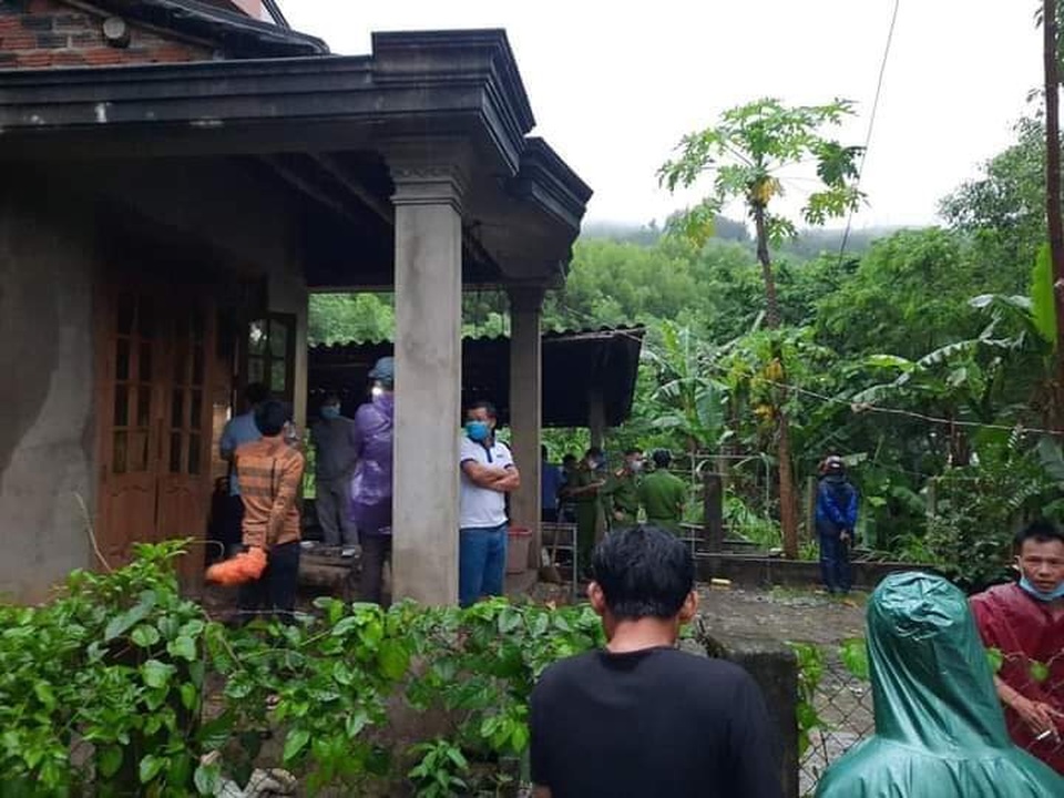 Người đàn ông tá hỏa phát hiện thi thể người phụ nữ đang phân hủy trong nhà - 1 Người đàn ông tá hỏa phát hiện thi thể người phụ nữ đang phân hủy trong nhà - 1