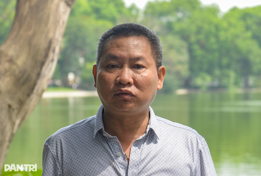 Tiếp tục chặt hạ 2 cây sưa đỏ 50 tuổi chết khô bên bờ hồ Hoàn Kiếm - 8