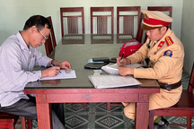 Đi ngược chiều cao tốc Hà Nội-Thái Nguyên, nam tài xế bị phạt 17 triệu đồng