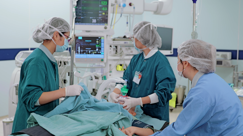 Bên trong phòng mổ thay khớp nhân tạo in 3D cho bé trai 10 tuổi mắc ung thư xương - 3 Bên trong phòng mổ thay khớp nhân tạo in 3D cho bé trai 10 tuổi mắc ung thư xương - 3