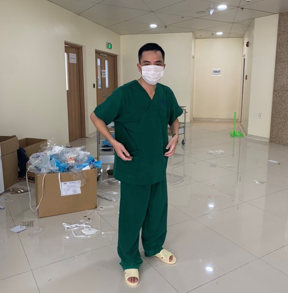 Xúc động bài thơ làm vội sau ca chăm sóc BN Covid-19 của nam điều dưỡng - 2 Xúc động bài thơ làm vội sau ca chăm sóc BN Covid-19 của nam điều dưỡng - 2