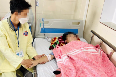 Đi chăm bố điều trị ung thư, con trai cả cũng phát hiện mắc ung thư gan