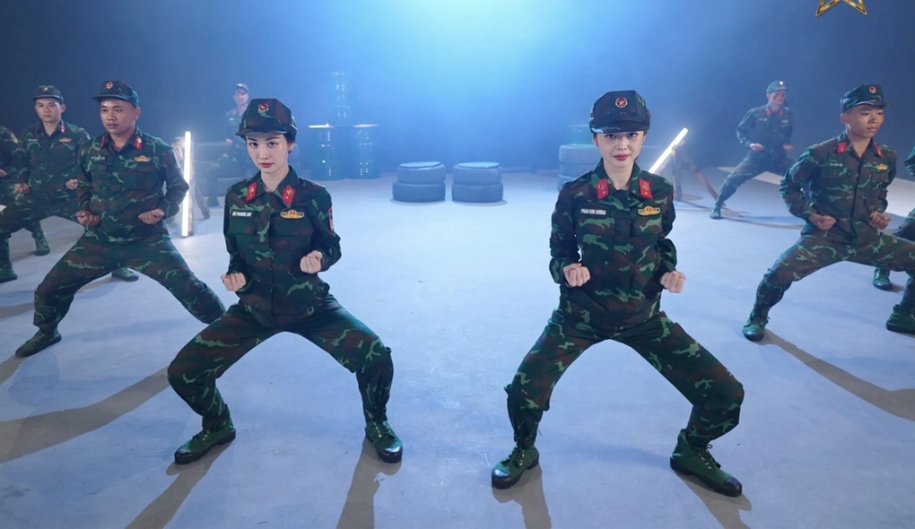 Hoa hậu Thùy Tiên, DJ Mie và dàn sao nữ gợi cảm tham gia Sao nhập ngũ - 11 Hoa hậu Thùy Tiên, DJ Mie và dàn sao nữ gợi cảm tham gia Sao nhập ngũ - 11