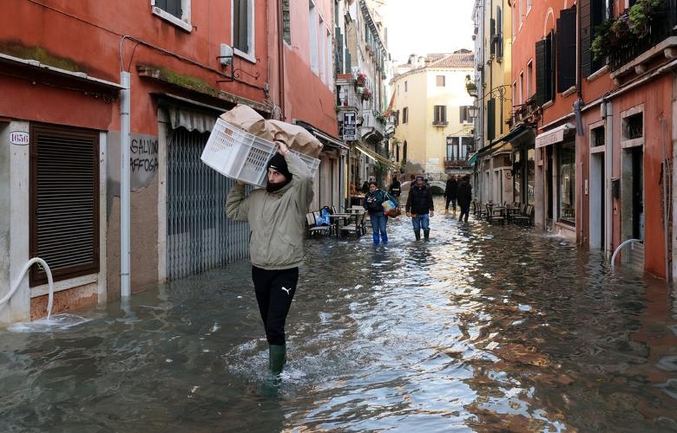Venice “thất thủ” dịp Giáng sinh vì ngập nặng - 7
