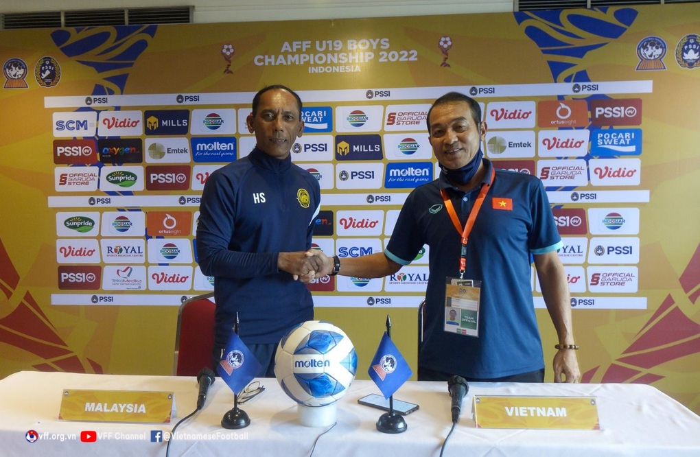 HLV Đinh Thế Nam: U19 Việt Nam không sợ CĐV Indonesia tới sân - 1 HLV Đinh Thế Nam: U19 Việt Nam không sợ CĐV Indonesia tới sân - 1