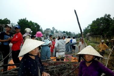 Dân bao vây nhà máy thép: "Sạch" ô nhiễm mới cho hoạt động