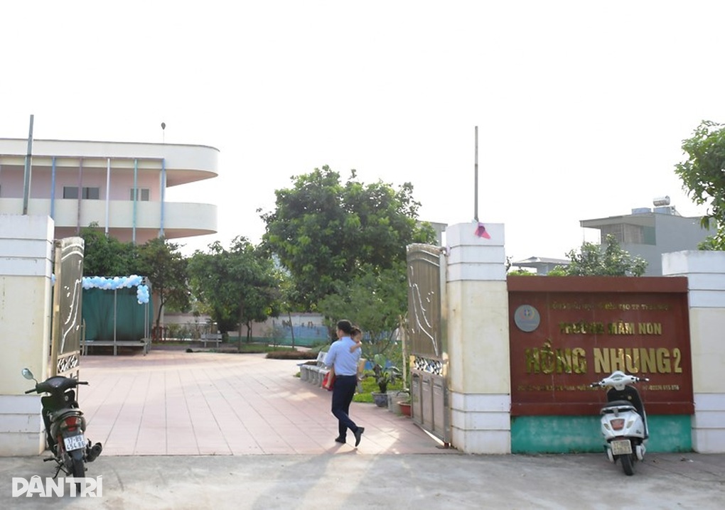 Vụ trẻ mầm non tử vong do bị bỏ quên: Trường có giấy phép hoạt động - 1 Vụ trẻ mầm non tử vong do bị bỏ quên: Trường có giấy phép hoạt động - 1