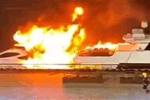 Video du thuyền hạng sang bốc cháy ngùn ngụt ở Thượng Hải