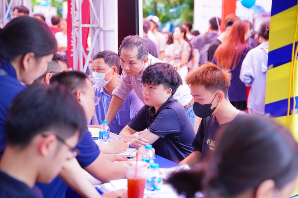 Cùng chuyên gia bắt trend để đồng hành cùng con chọn đúng ngành nghề tương lai - 2 Cùng chuyên gia bắt trend để đồng hành cùng con chọn đúng ngành nghề tương lai - 2