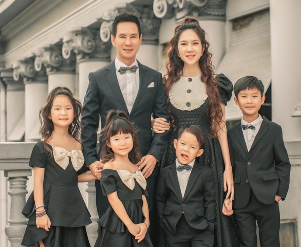 Chuyện tình chú - cháu gây ồn ào của 3 soái ca showbiz Việt - 4 Chuyện tình chú - cháu gây ồn ào của 3 soái ca showbiz Việt - 4