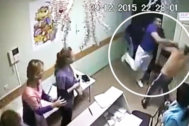 Nga điều tra vụ bác sĩ đánh chết bệnh nhân ngay tại bệnh viện