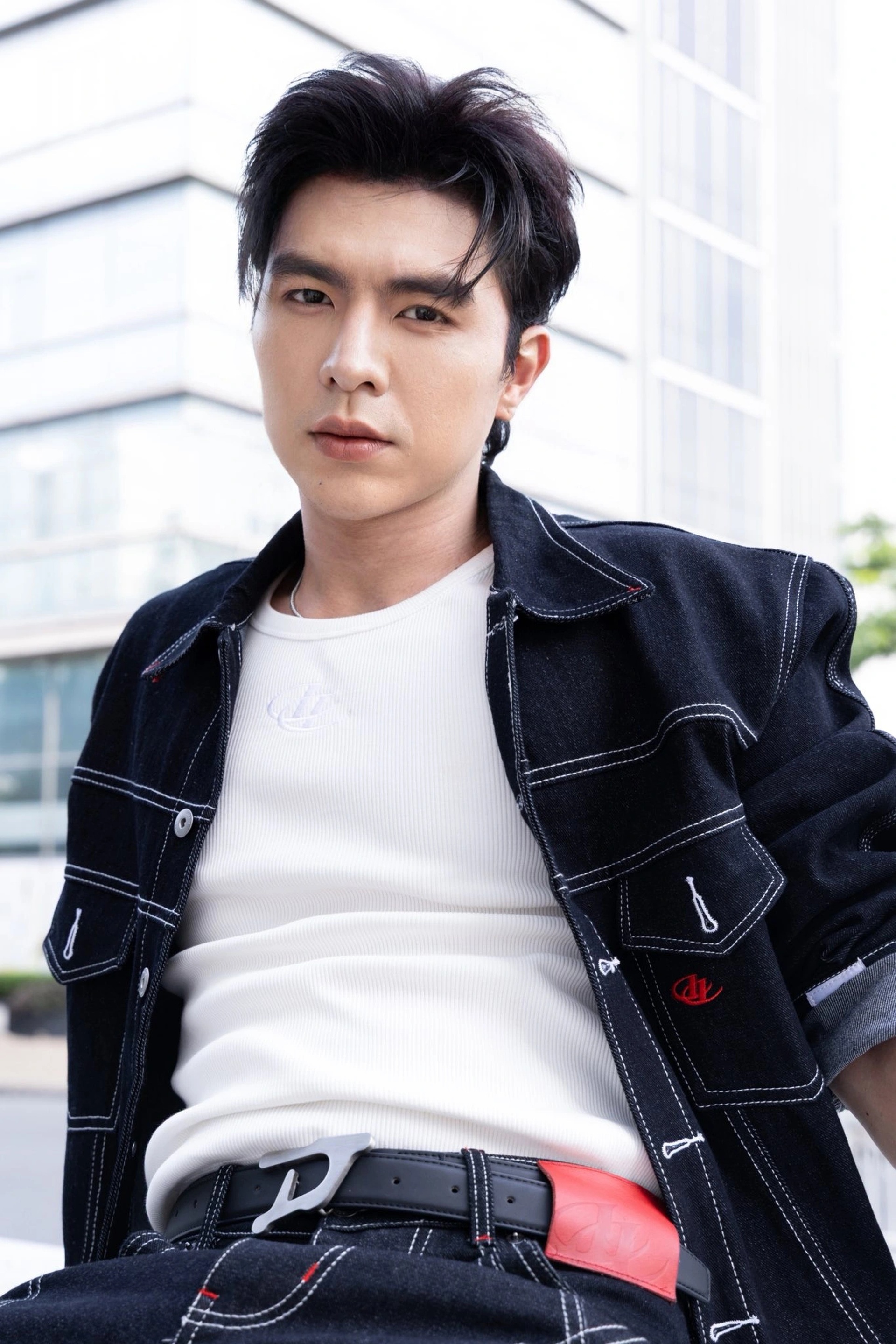 Vẻ đẹp cuốn hút, cơ bắp cuồn cuộn của mỹ nam phản diện Mưa đỏ - 18 Vẻ đẹp cuốn hút, cơ bắp cuồn cuộn của mỹ nam phản diện Mưa đỏ - 18