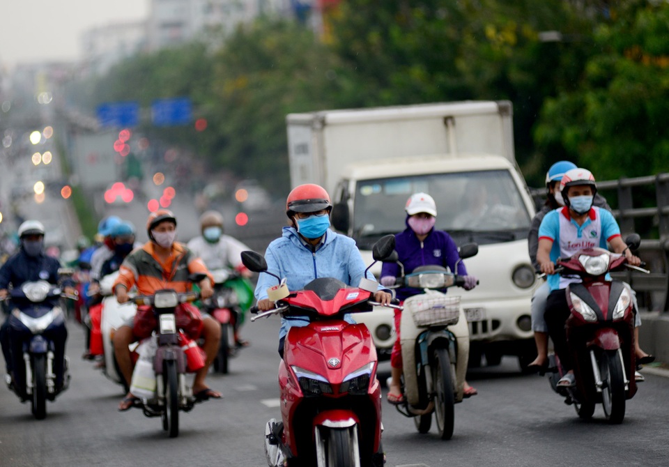 Xe cộ đông đúc mùa dịch.jpg